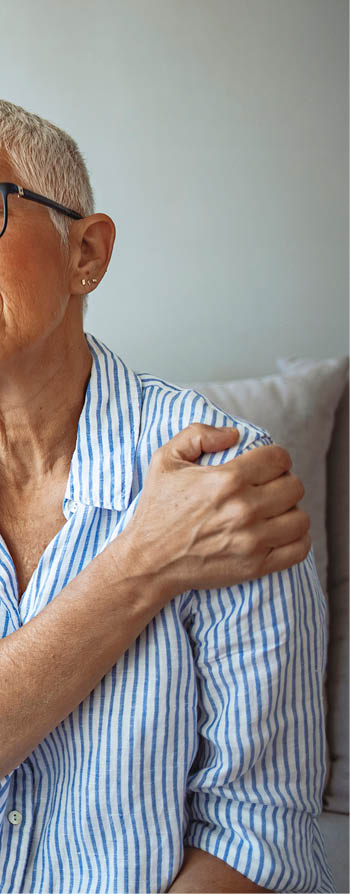 Senior woman with shoulder pain  Elderly woman is enduring awful ache  Neck and shoulder pain, old woman suffering from neck and shoulder injury, health problem concept